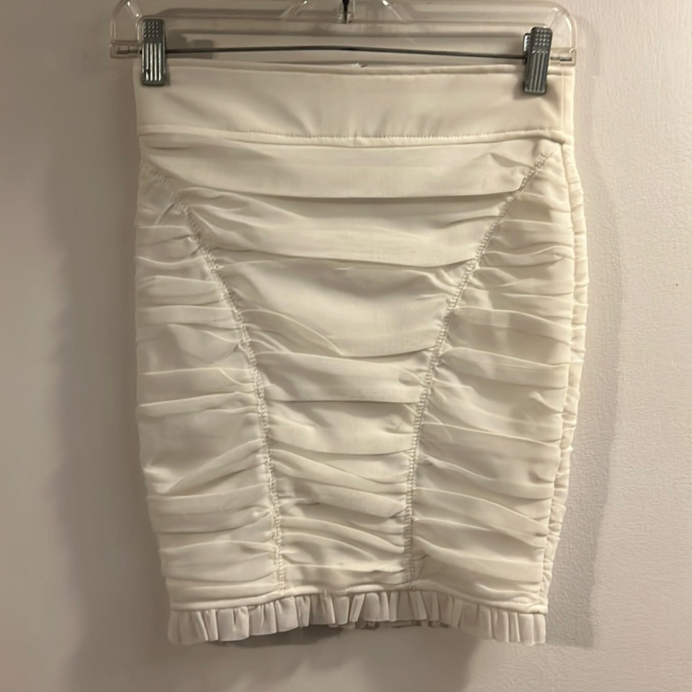 Pink Pump cream skirt